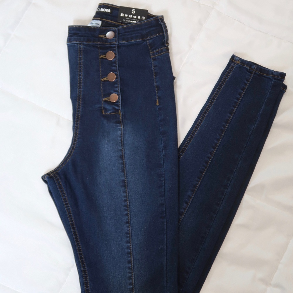 FASHION NOVA HIGH WAIST SKINNY JEANS!